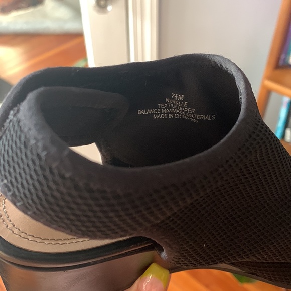 Funky stretchy black wedges - Picture 4 of 6